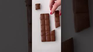 Лайфхак как съесть кусочек шоколадки, чтобы никто не заметил