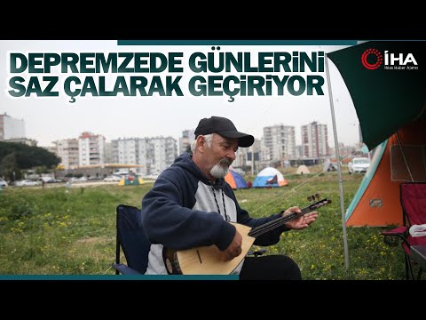 Evi Yıkılan Depremzede Günlerini Saz Çalarak Geçiriyor