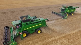 *NEW* John deere T660i & S670i cutting 14m wide | Wheat harvest 2016 | Drone view