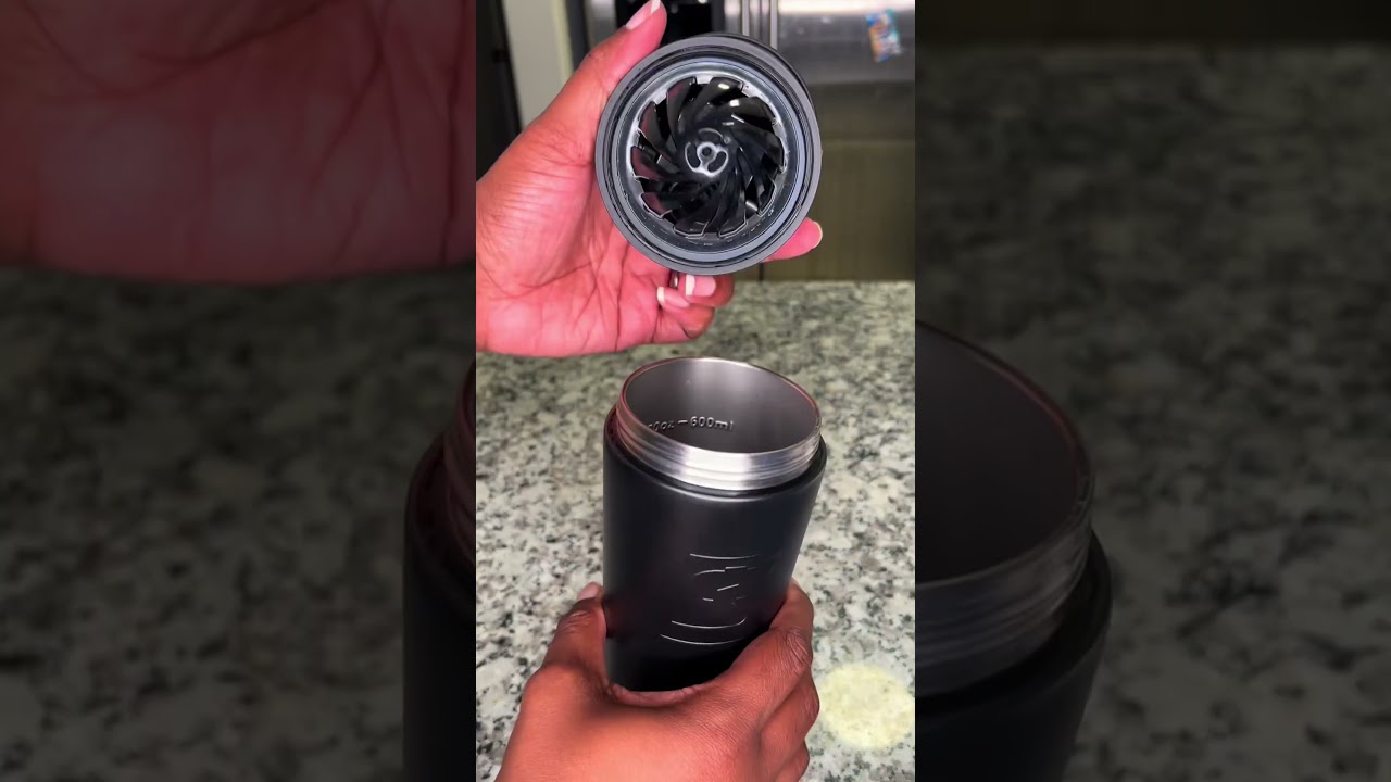 30-Hour Ice Shaker with Agitator for Protein & Supplements! Perfect for Truck Drivers & Gy