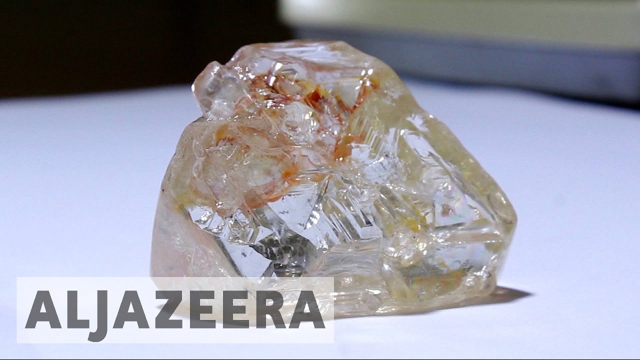 Lulo Rose: Largest pink diamond in 300 years found in Angola - BBC