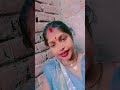कुछ पलका के कुछ लहरा के हिरनी जैसी चलती है,,,,,,,