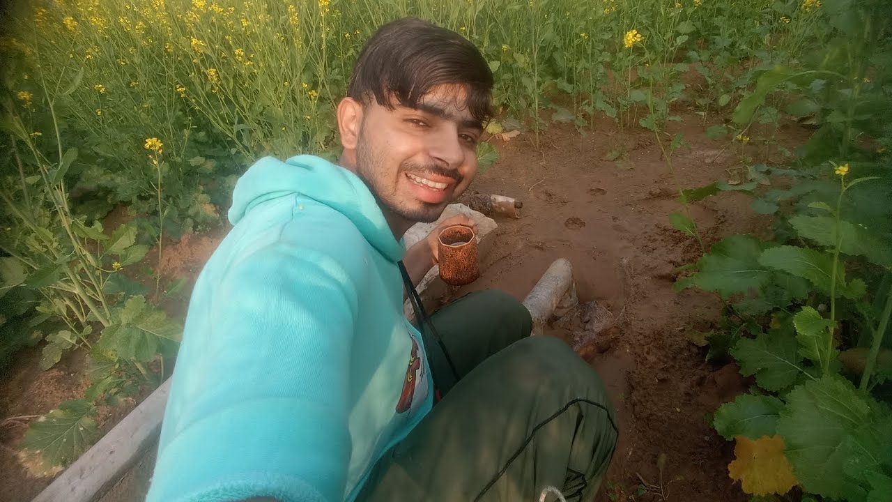सरसों में पानी लगाते वक्त इस Upipe के इर्द गिर्द जो भी लैंन😂 आती हैं उसे बदलने में बड़ा टेम लगता हैं