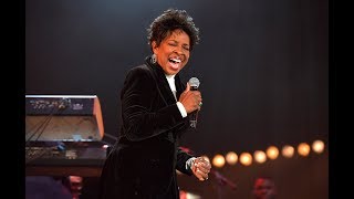 Video thumbnail of "Gladys Knight - Baby Don't Change Your Mind (Proms in Hyde Park 2018)"