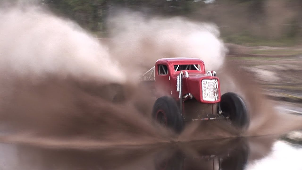 Mega Trucks Walk On Water - Huge Air At Triple Canopy ...