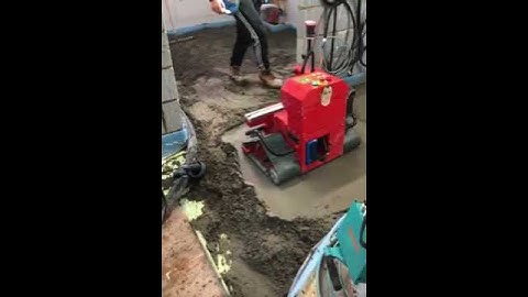 Roya Screed Robot R Model on Work