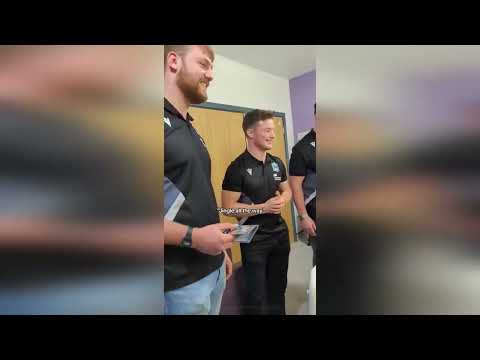 Touching moment Glasgow Warriors players visit youngster in hospital for Christmas song performance