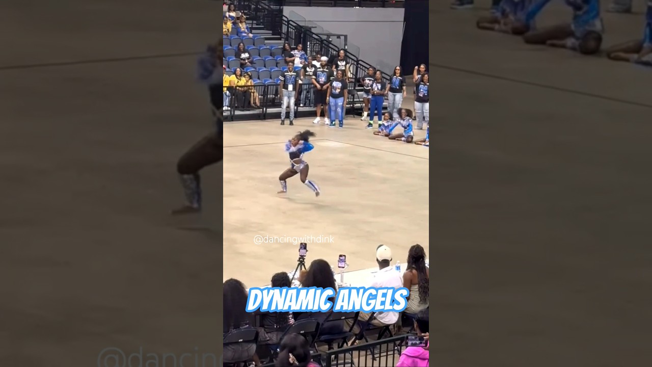 💙🩶 She is on 🔥 at the Majorette Dance Competition