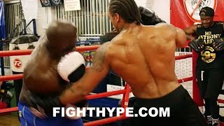 ANTHONY YARDE LANDS NASTY BODY SHOT & COACH SCREAMS IN PAIN: 