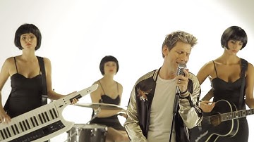 Gene Thomas Official Videoclip "Zwart"