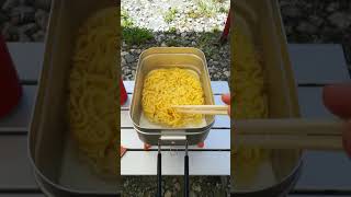 ダイソーラージメスティンでラーメン茹でる