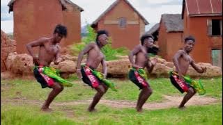 BARINJAKA   MIPETRAKA AMIN'OLO YOUTUBE (Nouveauté gasy2017)