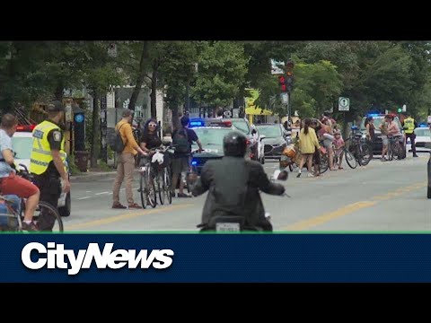 Video: Sky vadītājs apgalvo, ka velosipēdisti 