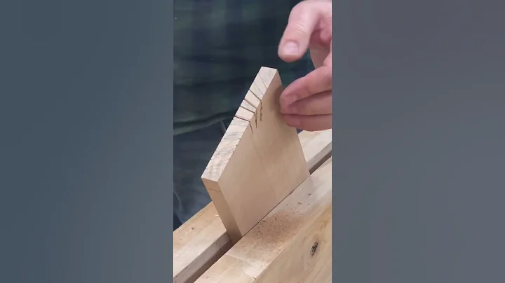 Cutting a Sunrise Dovetail Attempt 2  hand cut joinery challenge #sosatisfying #asmr # #joinery