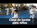 Clase de karate para niños