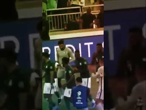 لاوقف من غطرسه مايشوف الناس ناس السعوديه