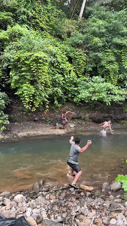 My friend saw a big snake Betten