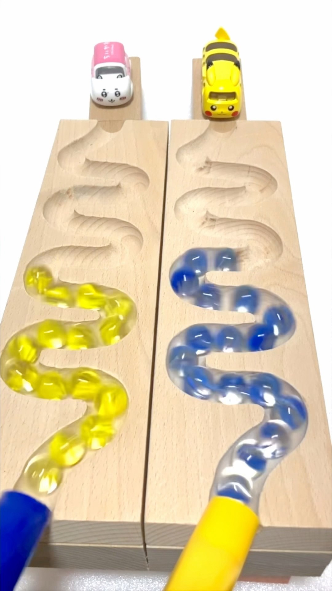 ピカチュウ 025/165 sv2aマスターボールミラー ピカチュウ C