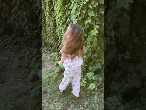 هاي اول مره بعمري اشوف انسان عيونه امان