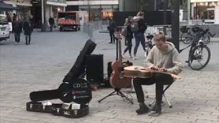 One of the best unknown Street Guitar Player ever (Germany, Düsseldorf)