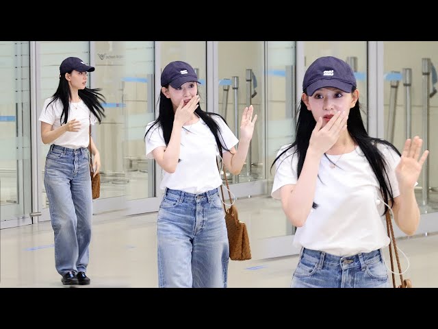 김지원(KIM JI WON) 입국 ‘이리저리 치여도 웃을 수 밖에 없는 배우님’ Arrival | 인천공항 • 240515 class=