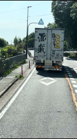 これぞ予測した大型トラックドライバーさんのプロの運転やなあ😆最高#トラック #automobile