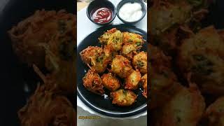 Crispy aloo lachcha pakode. #shorts #youtubeshorts