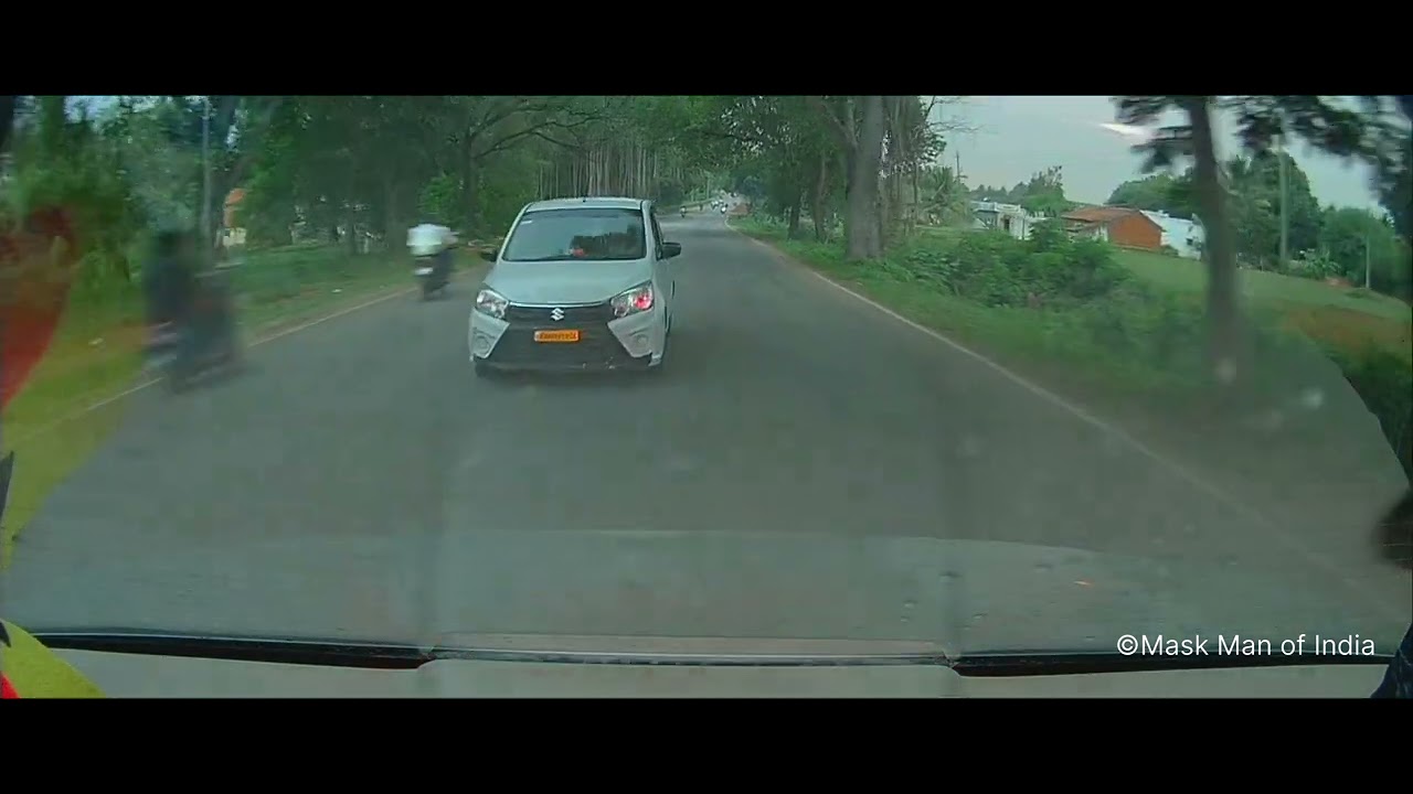 Impatient drivers on the road | Karnataka | India 