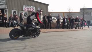 Freestyle Stunt Show Michael Threin auf Ducati Diavel Part2