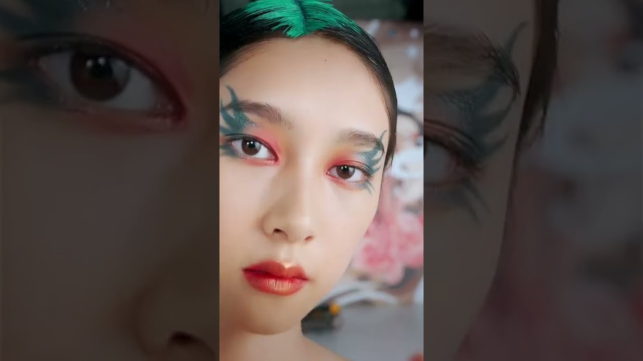 We call it makeup of Phoenix 💫 what do you think? 