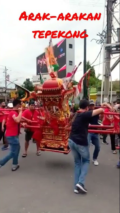 Arak - arakan tepekong klenteng Banjaran Tegal beraksi