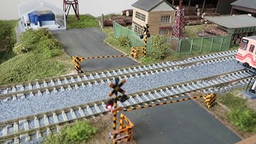 Ｎゲージ遮断機　Nゲージ踏切　鉄道模型　T-TRAK　レイアウトセクション　サーボモーター　Arduino