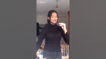 كلمة احبك اصعب كلمة على لساني 