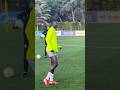 Pape Gueye à L Entraînement à La Veille De La Finale Du Sénégal Football Shorts