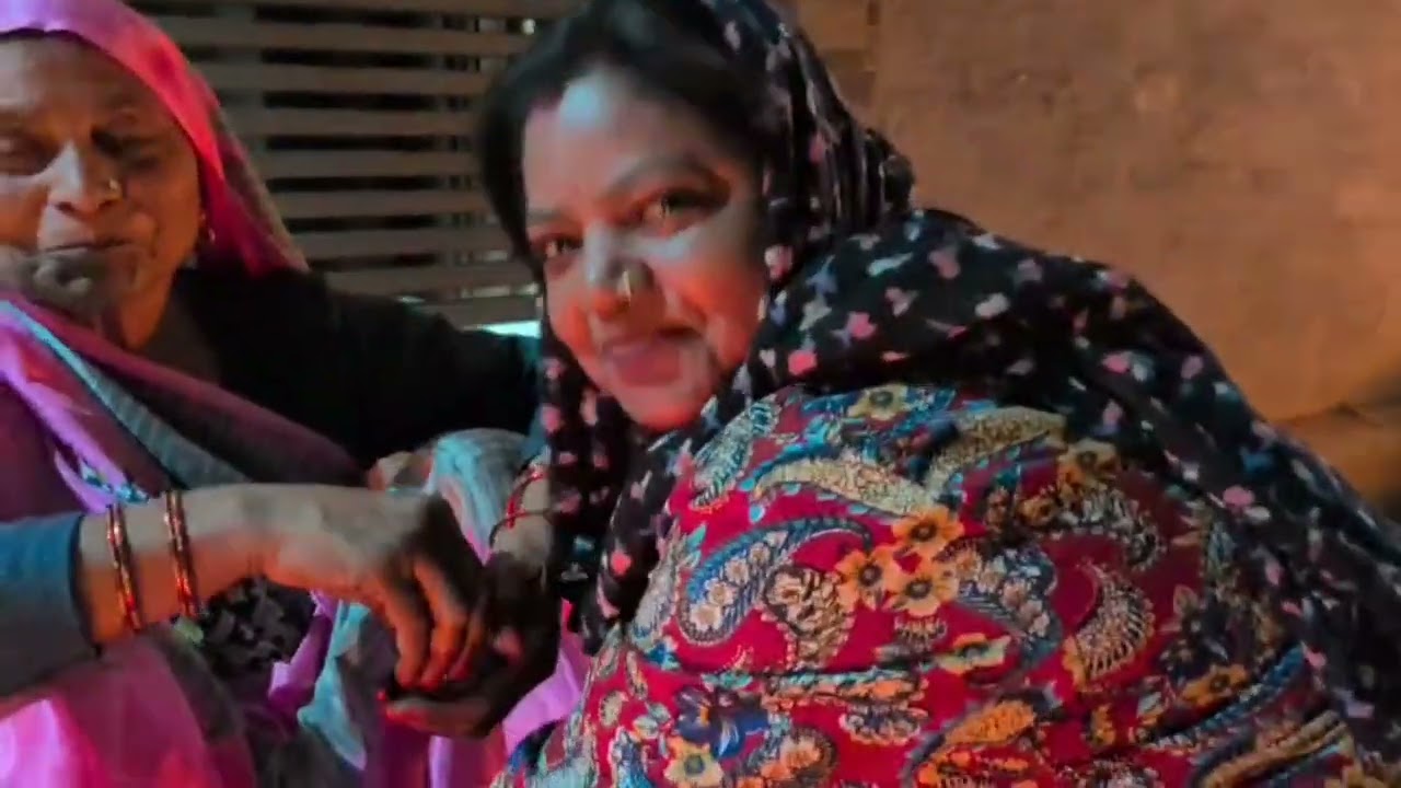 Aaj humare ghar me jali choti holi