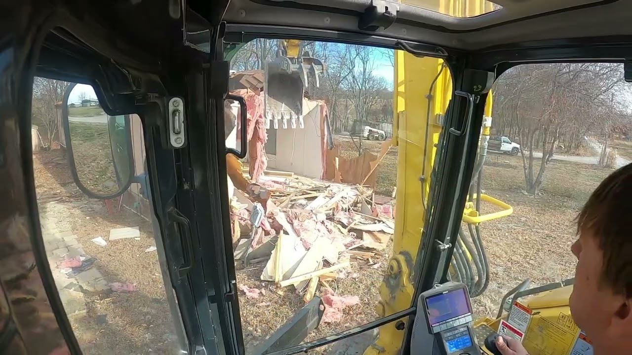 Mobile home demo with the Komatsu PC88