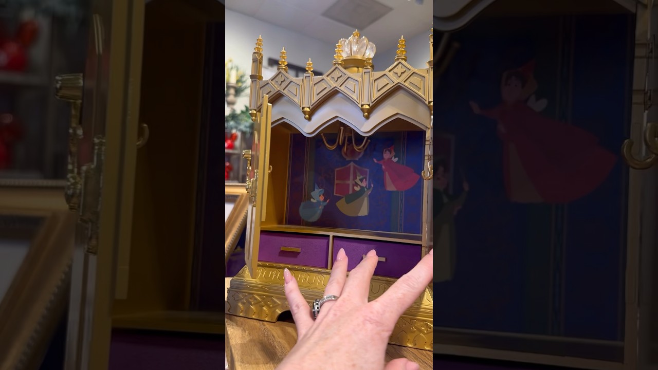 Share with a Sleeping Beauty lover!🦋🏰 Disney Sleeping beauty collection is 😭😭😭🥹