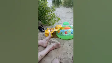 Жук который шипит)