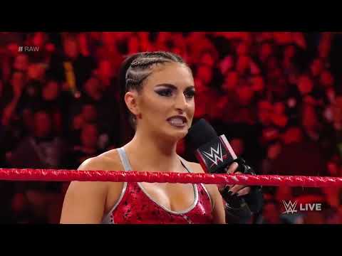 Shasha Banks vs paige, Mandy Rose,  Sonya divelle (27 November 2017)