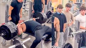 Elite Bencher schokt commerciële sportschool...