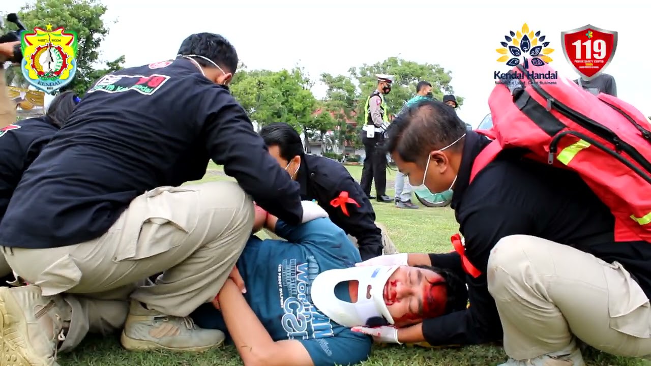 APEL BERSAMA DAN SIMULASI PELAYANAN 112 OLEH TIM PSC 119,SATLANTAS  DAN DINAS KESEHATAN KAB. KENDAL