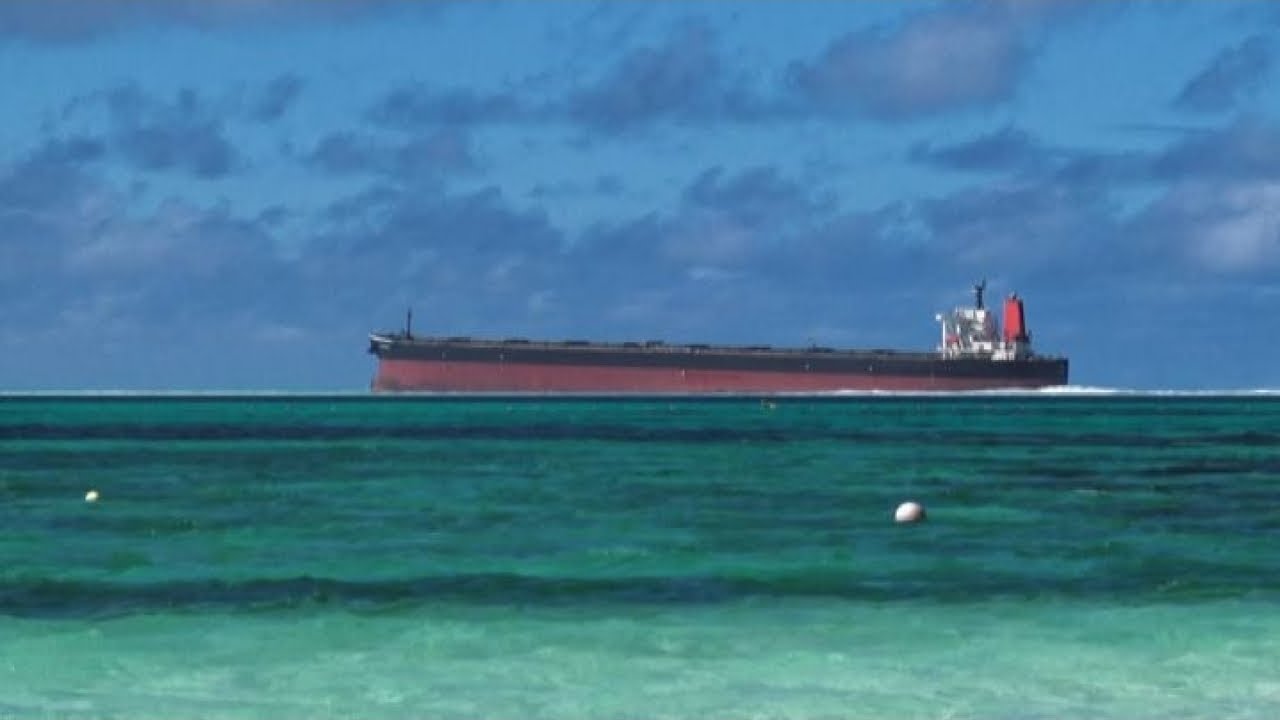 Mauritius a rischio disastro ambientale, una nave perde petrolio