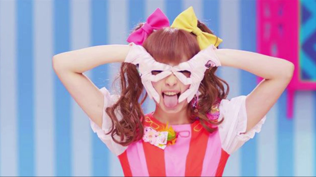 Пон пон без цензуры. PONPONPON Кяри Памю Памю. Kyary Pamyu Pamyu 2022. Kyary Pamyu Pamyu PONPONPON. Pon Pon Pon Kyary Pamyu.