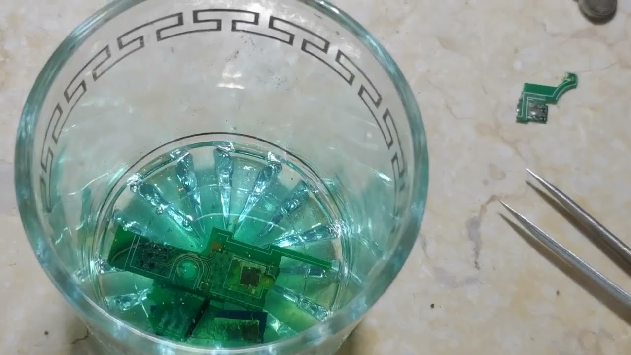 مشروع مربح استخراج الذهب من الهواتف القديمة والساعات باستخدام حمض النيتريك