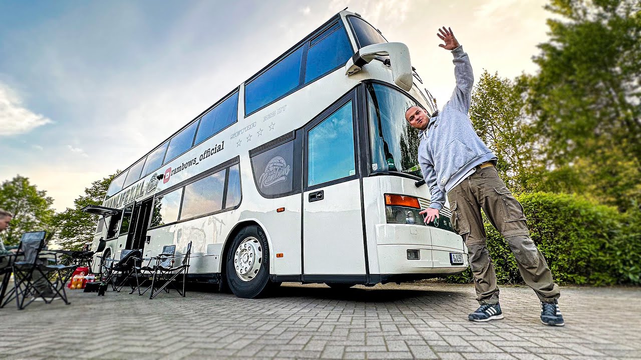 VANLIFE XXL im 12m Tourbus für 12 Personen!