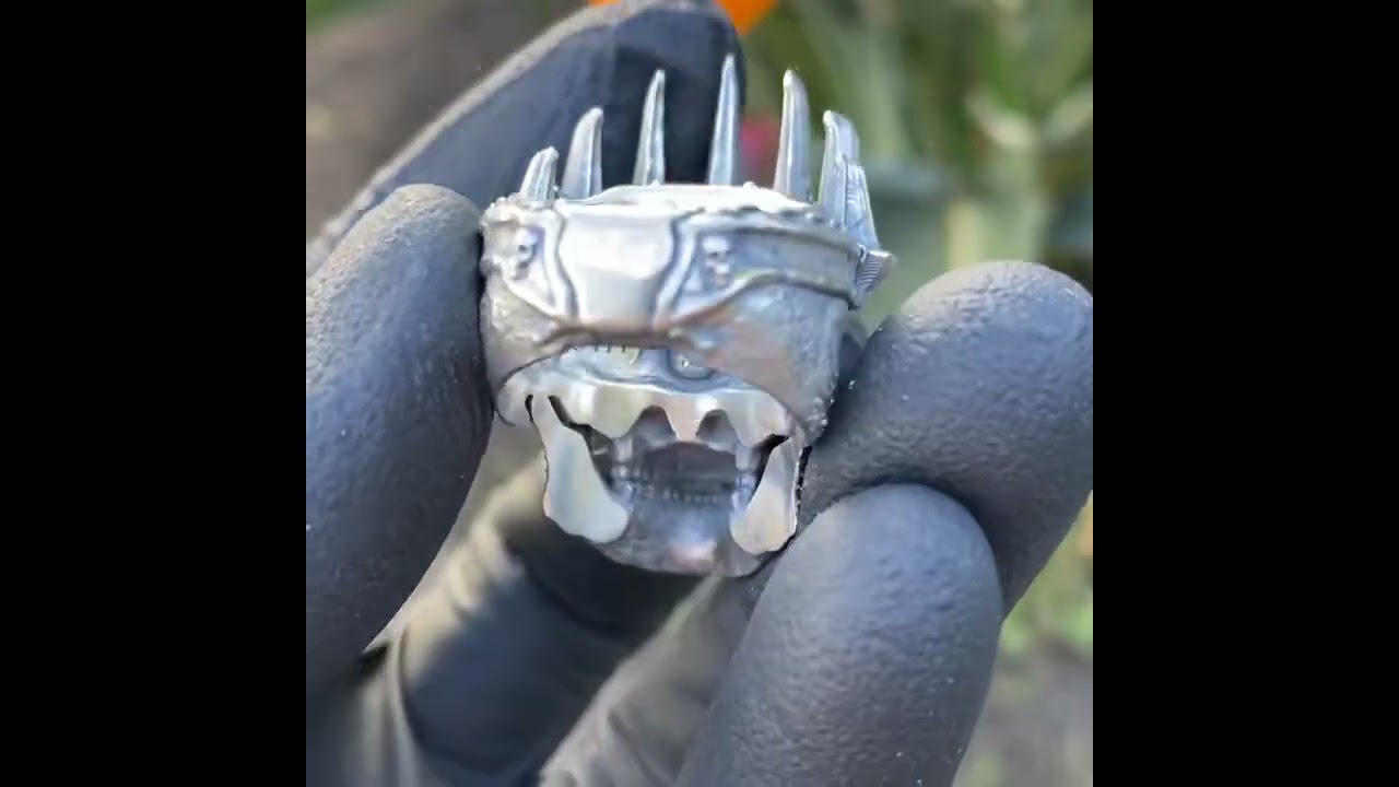 This Skull Ring Has a Secret You Won't Believe!