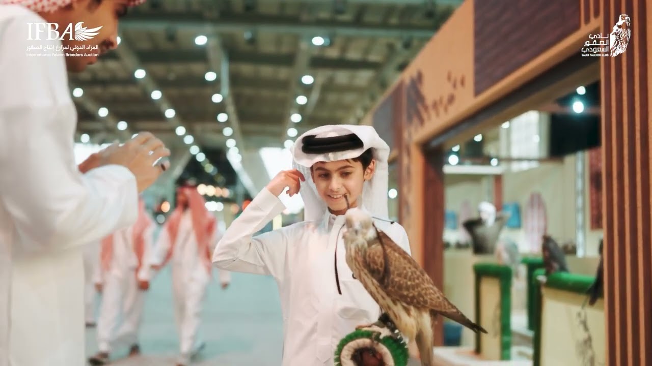 من جناح صقّار المستقبل.. المزاد الدولي لمزارع إنتاج الصقور 2025