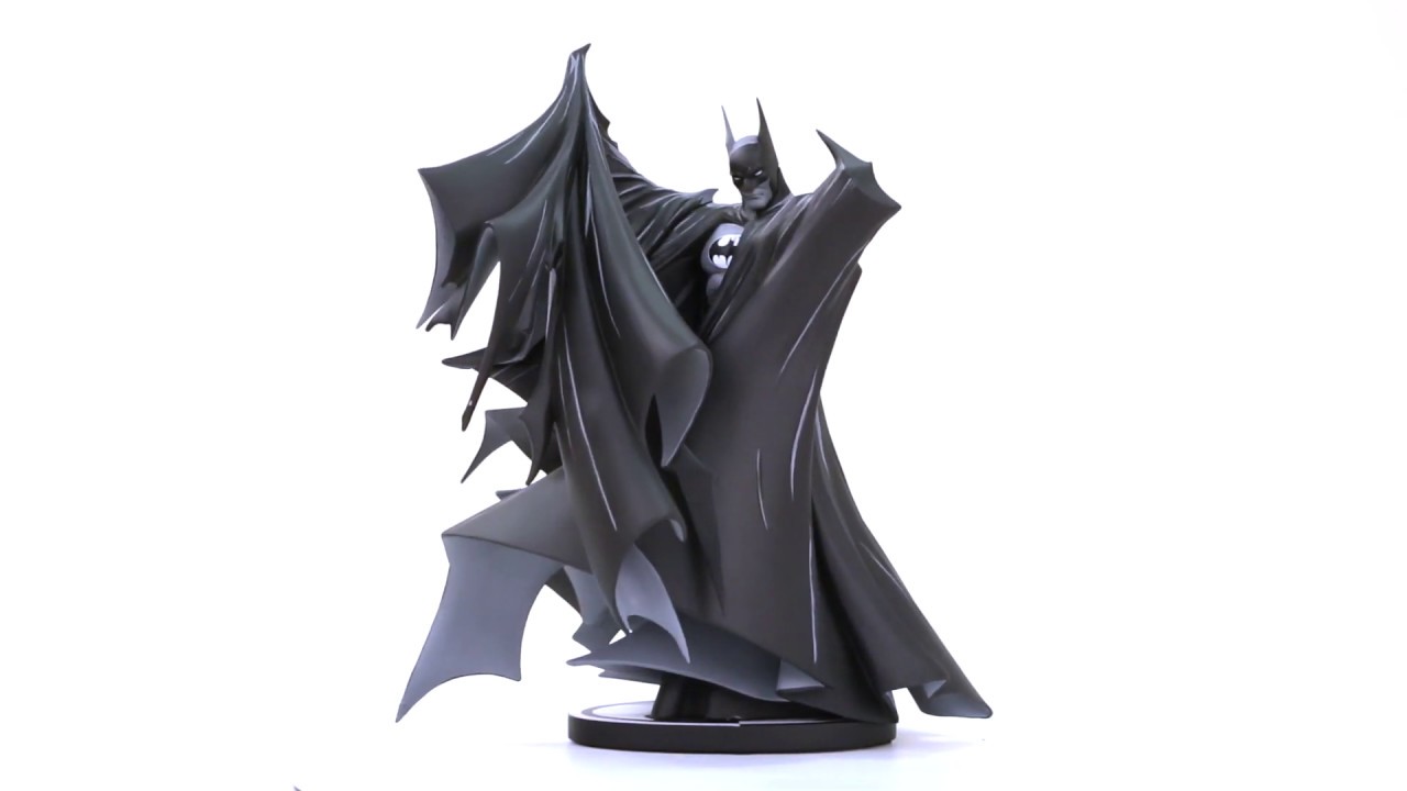 DC Direct Batman Deluxe V.2 Black & White statue by Todd Mc Farlane 