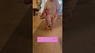 How to help your baby with independent walking and￼ early first steps! #firststeps #babywalking