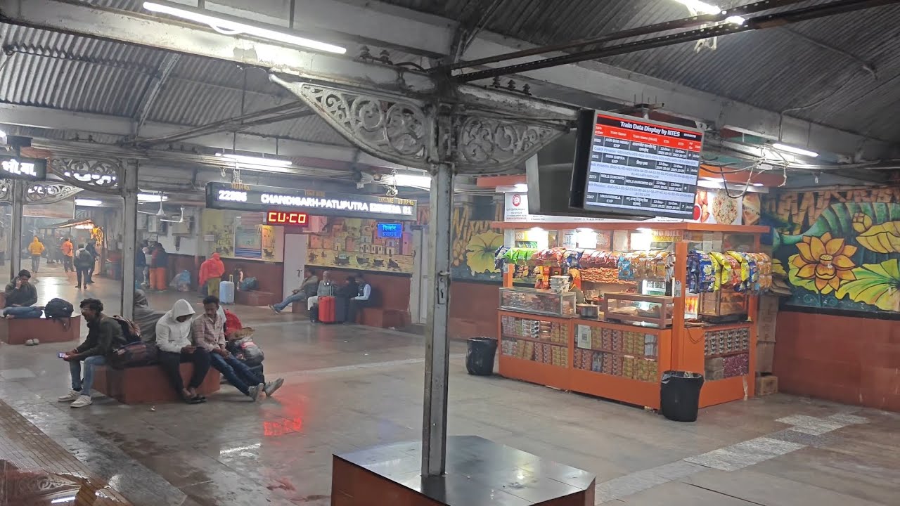 "24 Hours TRAIN TRAVEL JOURNEY!! GENERAL & 3RD AC COACH!! FOOD EATING VLOG 🚅🚈! VLOG_WITH_AKSHAT #46"